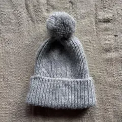 H&M グレー ポンポン付きニット帽
