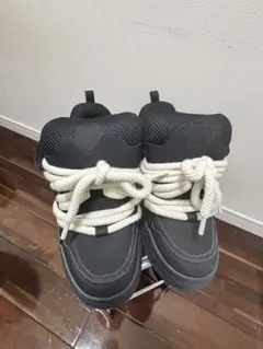 zara スケートロープスニーカー