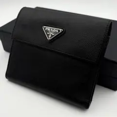 鑑定済み プラダ 財布 二つ折り サフィアーノ 三角プレート コンパクト 革 黒