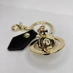 Vivienne Westwood ラウンド オーブ キーホルダー ガンメタ - メルカリ