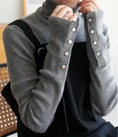 discoatリブ袖口ボタンタートルネックプルオーバー