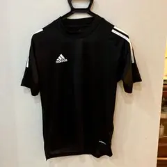 adidas 黒シャツ ホワイトストライプ