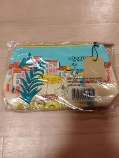 L'OCCITANE 2018 イラストポーチタグ付き未使用品のサムネイル