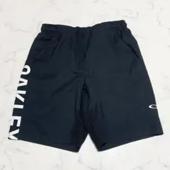oakleyハーフパンツ