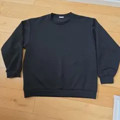 黒 クルーネック トレーナー