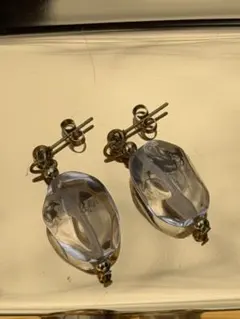 天然石水晶タンブルピアス　アレルギー対応サージカルステンレス