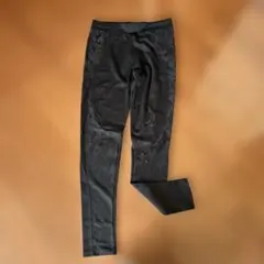 DeSighT ブラック 花柄スパッツのサムネイル