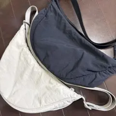 ユニクロ ラウンドミニショルダーバッグ アイボリー ブラック 2つセット