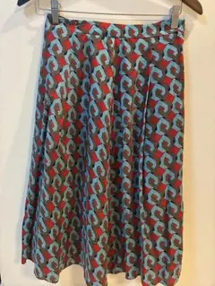 レステラ　フレアスカート 赤と青の幾何学模様　40