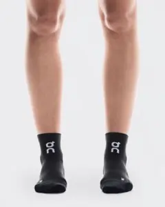On Core Run Sock Mid 2P ソックス 黒　ユニセックス XS