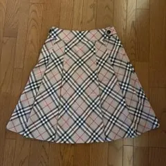 最終お値下げ中 Burberry London フレアスカート 38のサムネイル