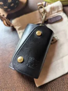 イルビゾンテ IL BISONTE ロール型キーケース ブラック 男女兼用