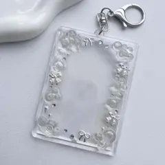 Item thumbnail for item 7ee7e86a-1a16-4731-a4d9-77d764d42b8d