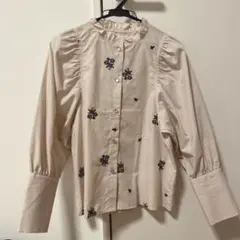 r.p.s 薔薇刺繍 フリルブラウス ベージュのサムネイル