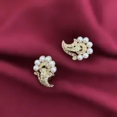 花モチーフ パール×スワロフスキーイヤリング ゴールド 上品 大人かわいい