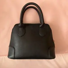 ブラックハンドバッグ ゴールドファスナー　studioclip 黒