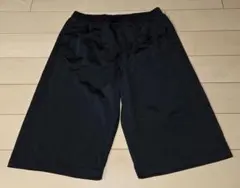 UNIQLO 黒 ハーフパンツ 160cm