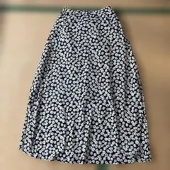 GU デイジー柄 ロングスカート Sサイズのサムネイル