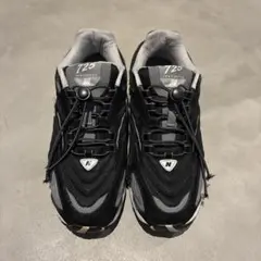 New Balance 725 スニーカー ブラック/グレー
