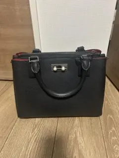 CHARLES & KEITH ブラックハンドバッグ