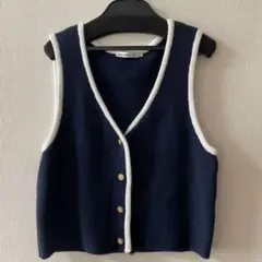 Abercrombie&Fitchネイビー Vネック ニットベストのサムネイル