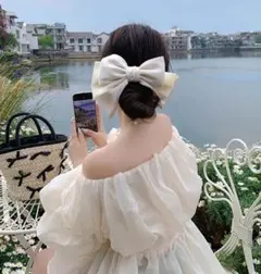 白　リボン　バレッタ　ヘアークリップ　ワンポイント　アクセント　大きい　結婚式