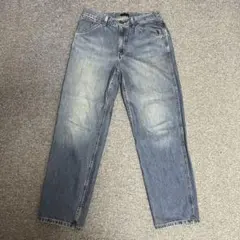 レギュラーストレートジーンズ