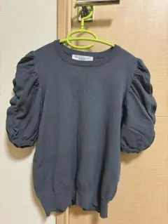 BEATE DE OPAQUE ボーテドオペーク フリルトップス ニット グレーのサムネイル