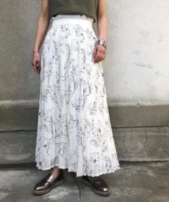 &g'aime アンジェム　フローラルプリーツスカート　花柄スカートのサムネイル