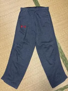 Under Armour グレー スウェットパンツ