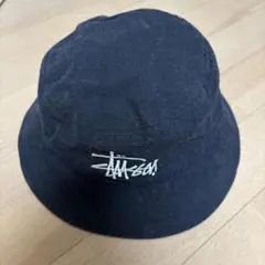 バケットハット STUSSY黒 刺繍ロゴ