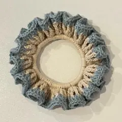 ライトブルー×ベージュ シュシュ ハンドメイド 毛糸 かぎ針編み 編み物
