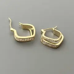 ❤フープピアス❤　ジルコニア 　レディース　ゴールド　ウェディング オケージョン