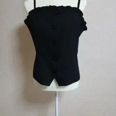 フリル付きブラックタイトトップスのサムネイル