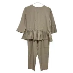 ベージュ フリル付き セットアップ フォーマル パンツ スーツ レディース