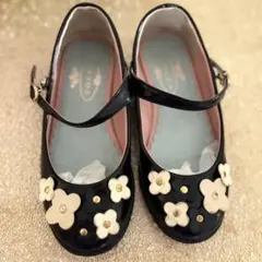 Tocca トッカ パテントレザーフラワー装飾 フォーマルシューズ黒18.0cm