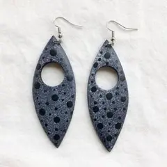 wood 大小水玉模様 個性派 大ぶりピアス