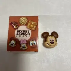 ディズニーストア　シークレットブローチ　ベーカリー　ミッキーマウスのサムネイル