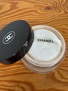 CHANEL POUDRE UNIVERSELLE LIBRE 47 ④ - メルカリ