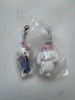 サンリオ　ミニチュアチャーム ライブキャラクター　キティ　シナモロール