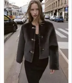 ZARA トグルボタンフェイクファージャケット