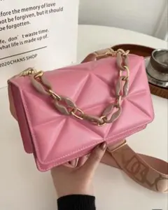SHEIN キルティング チェーン フラップ スクエアバッグ　ピンク　2way