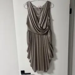 ベージュ ドレープデザイン ドレス