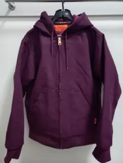 Carhartt みたいな厚手のジャケット