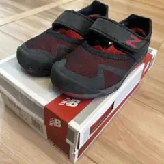 ニューバランス　サンダル　16.0cm