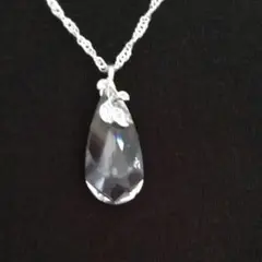 スワロフスキー　クリスタル　ドロップネックレス　クリア