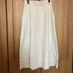 ジーユーGUフレアミディスカートSサイズ　ライトグリーン