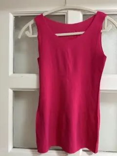 me ISSEY MIYAKE プリーツ ノースリーブ タンクトップ ピンクのサムネイル