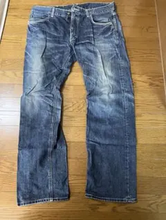 ストレートデニム