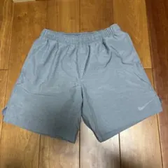 Nike DRI-FIT グレー ハーフパンツ